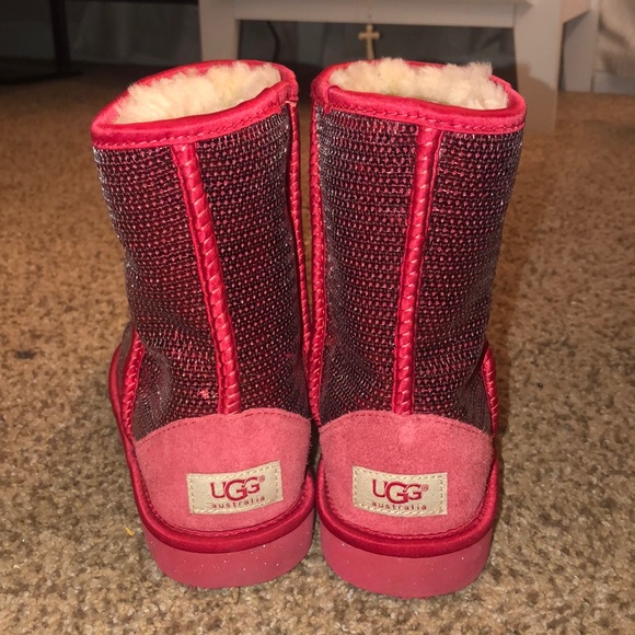 Never worn size women’s 6 uggs!! brand new! - Picture 2 of 3